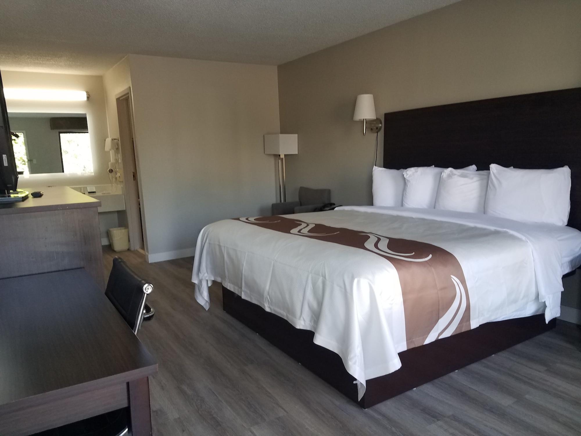 Quality Inn Emporia Bagian luar foto