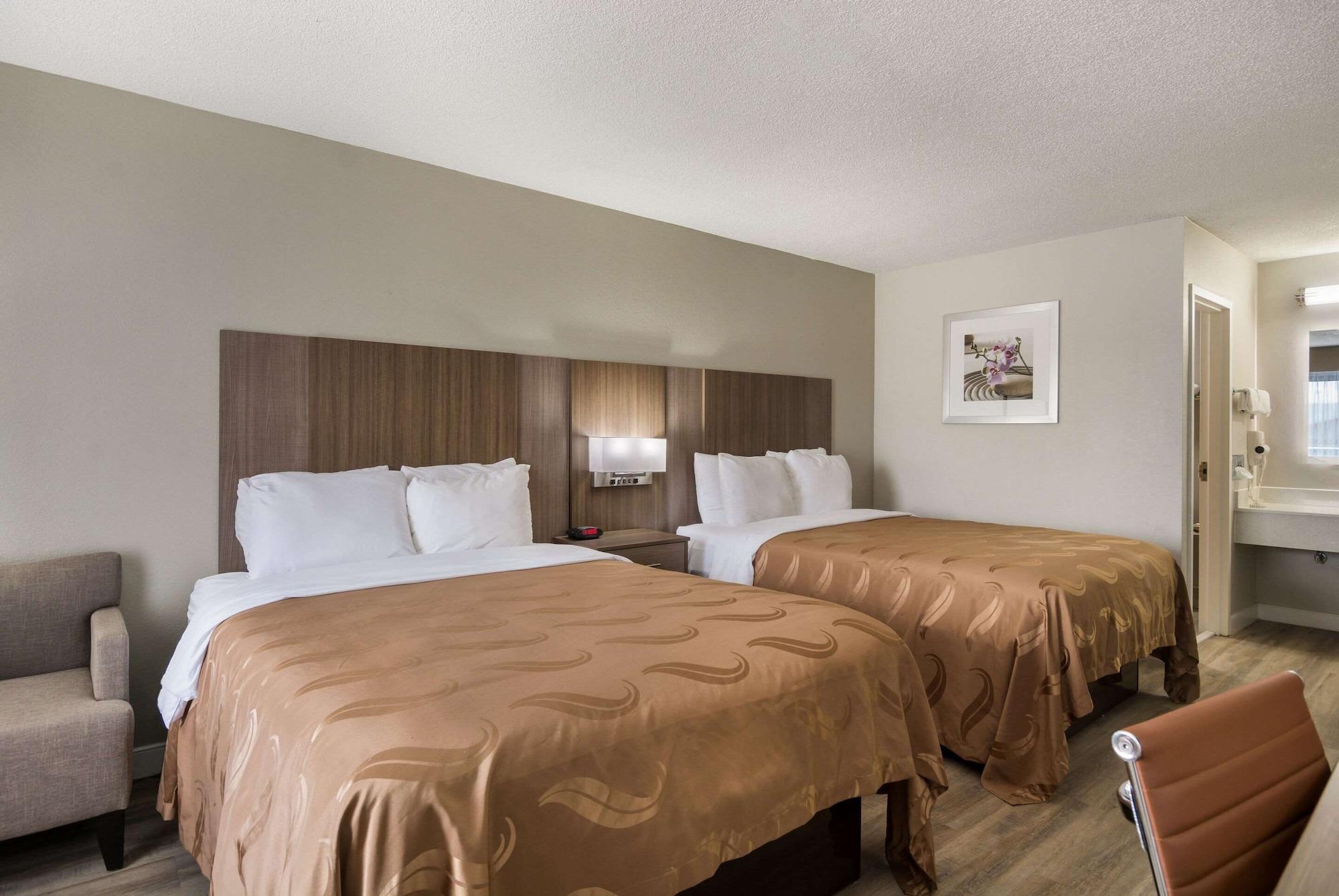 Quality Inn Emporia Bagian luar foto
