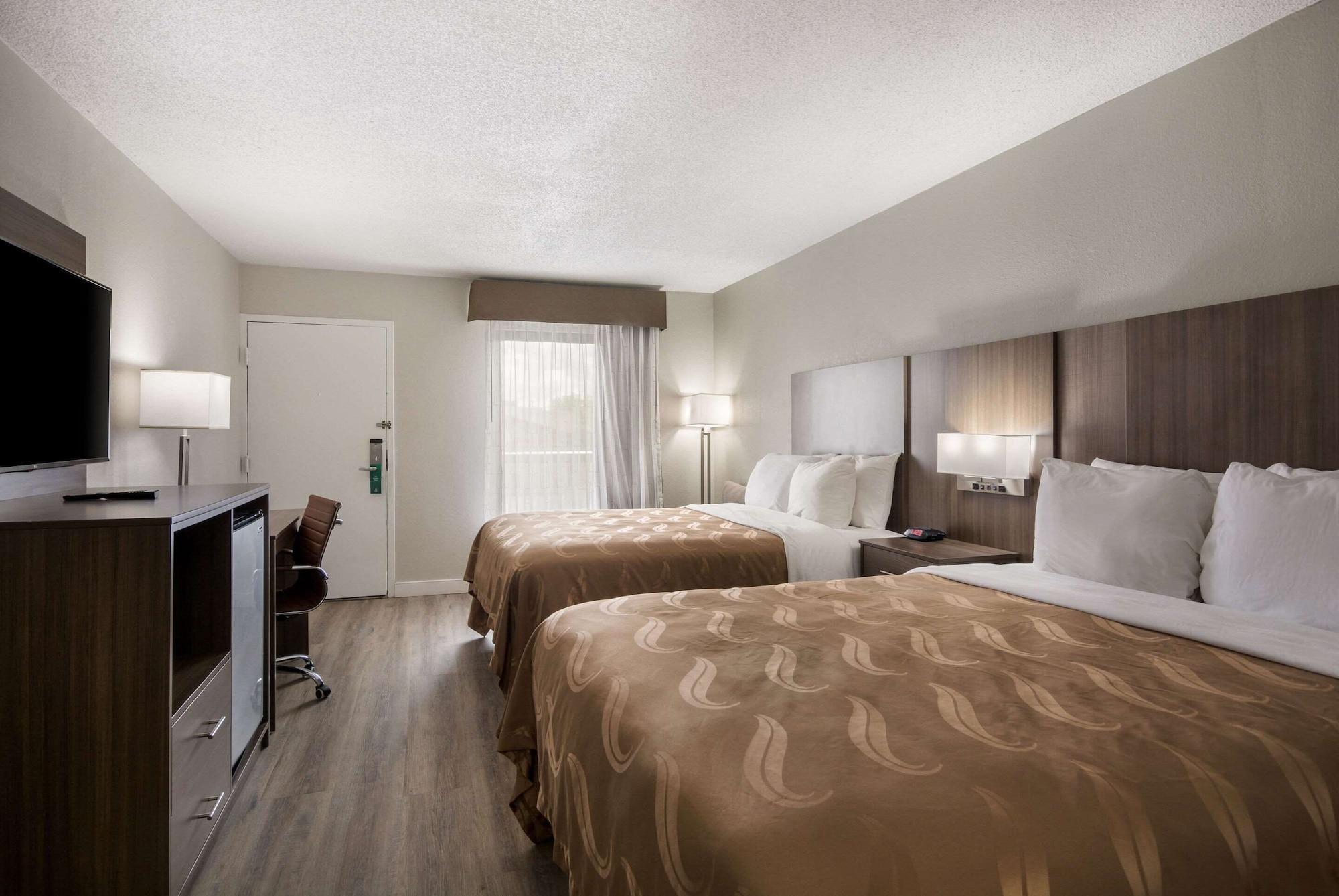 Quality Inn Emporia Bagian luar foto