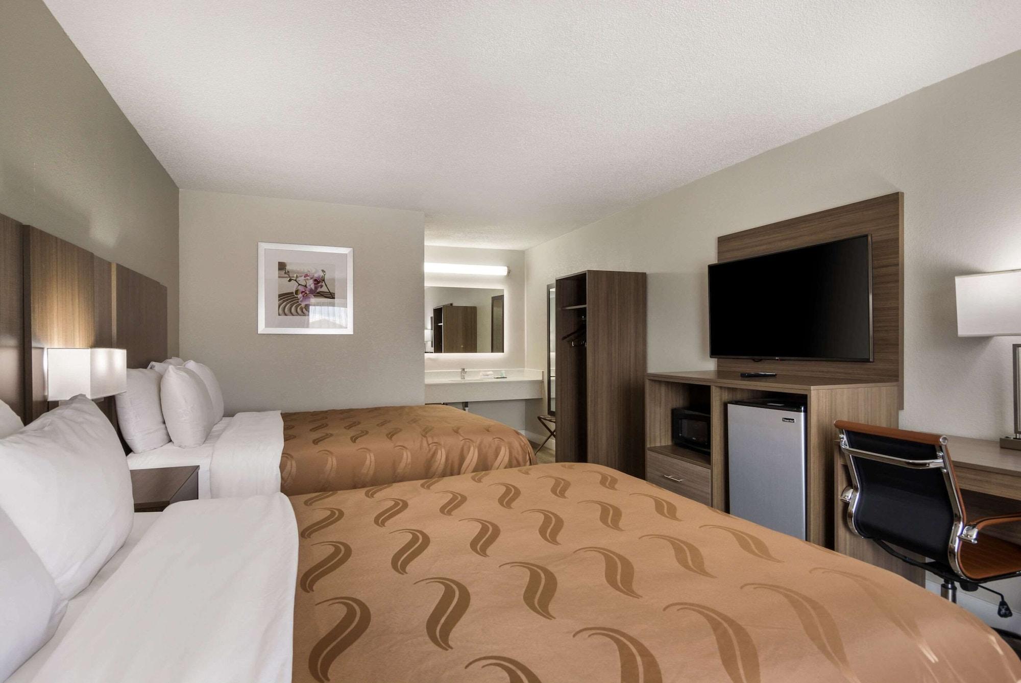 Quality Inn Emporia Bagian luar foto