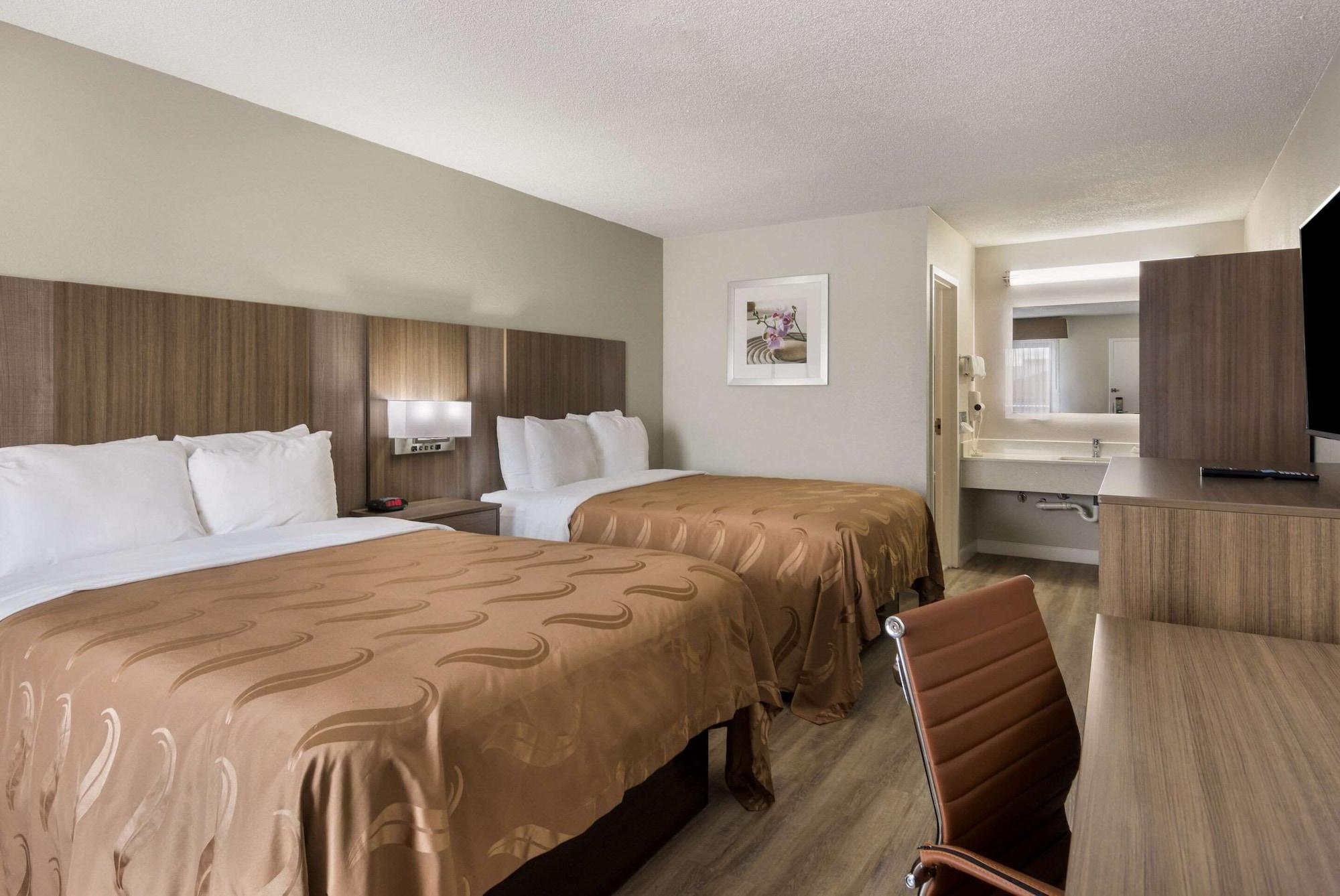 Quality Inn Emporia Bagian luar foto