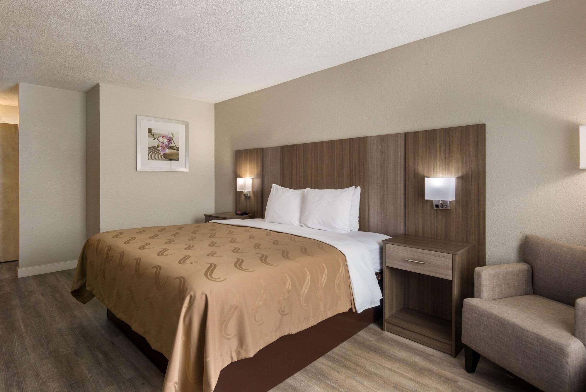 Quality Inn Emporia Bagian luar foto