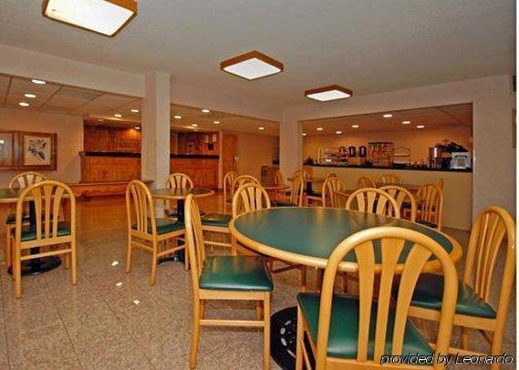 Quality Inn Emporia Bagian luar foto