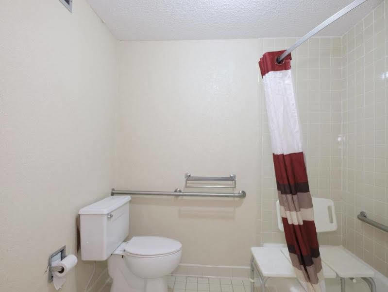 Quality Inn Emporia Bagian luar foto